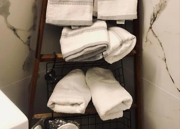 Cozy Flat With Garden Tínos